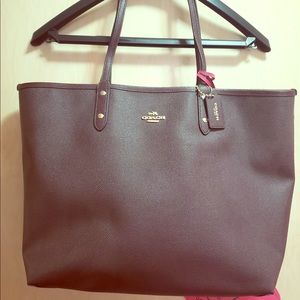 Coach Reversible City Signature Tote F36609
